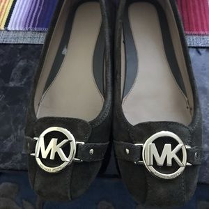 Authentic Michael Kors shoes 6.5, green color